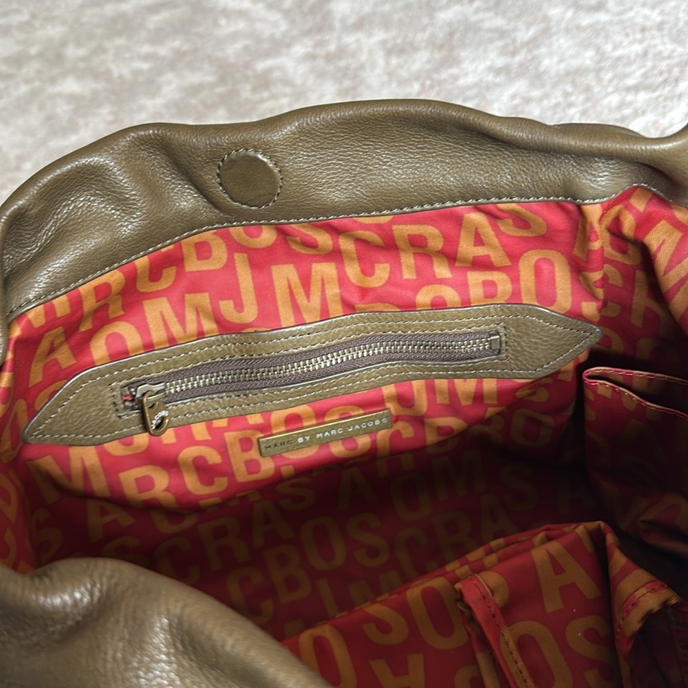 Marc Jacob’s Turnlock Bag, Olive Green, Buttery Soft, Good Condition. - Picture 3 of 6